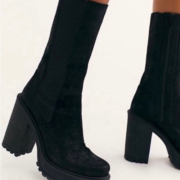 NWOB Free People Tristan Chelsea Boot - Picture 2 of 4